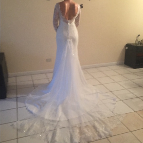 Wedding Dress - Picture 6 of 9